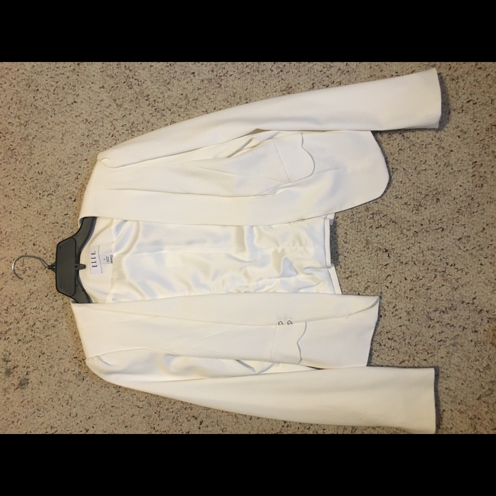 Women’s White blazer from ELLE